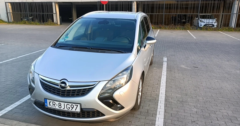 Opel Zafira cena 36000 przebieg: 253000, rok produkcji 2012 z Łasin małe 781